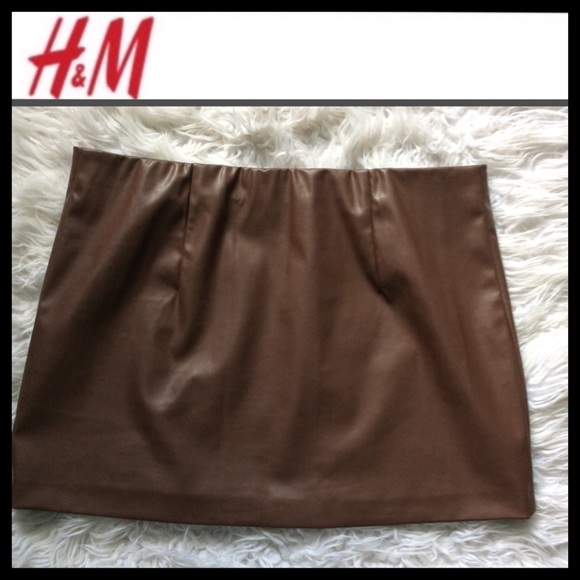 NWOT H&M Faux Leather Mini Skirt - Picture 3 of 5